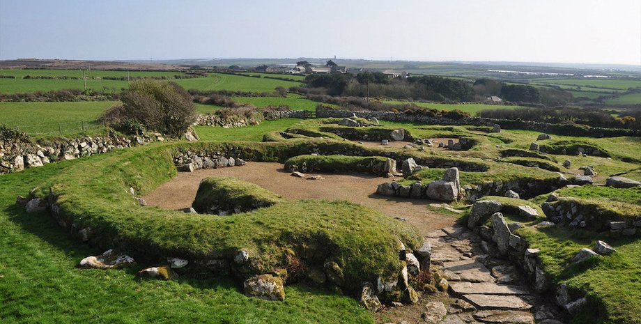 Археологический памятник, древняя британская деревня, Карн Юни, заброшенная деревня, железный век, остались руины