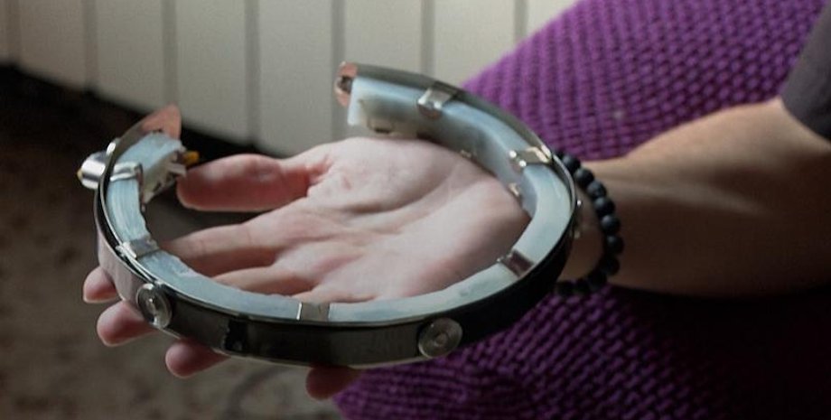 Нил Харбиссон, устройство, ошейник