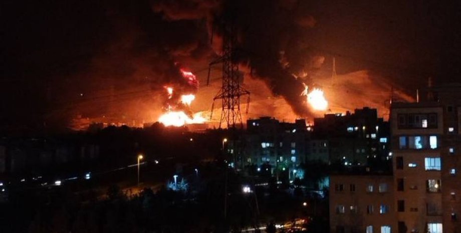 Дрони вдарили по нафтобазі у Сочі, горить цистерна з паливом