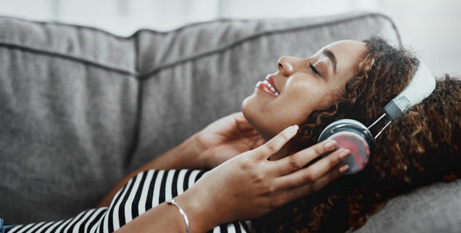 девушка, наушники, музыка, фото, диван