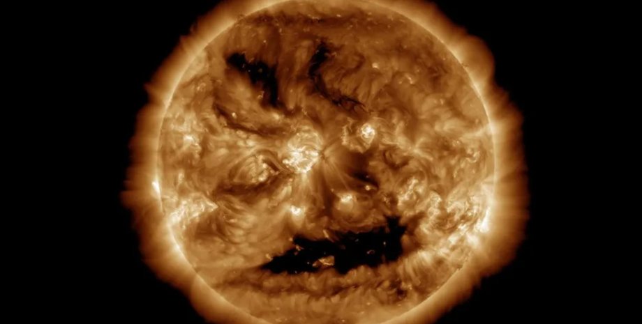 Сонце корональна діра Геловін обличчя