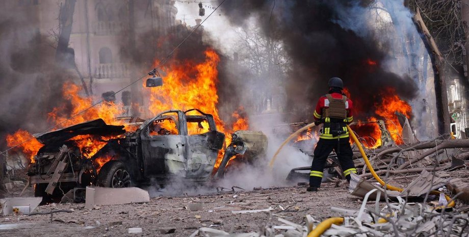 Удар РФ по Сумах 13 апреля, ВС РФ баллистика Сумы, Сумы горящее авто 13 апреля, Артюх об ударе по Сумах, Артюх 13 апреля