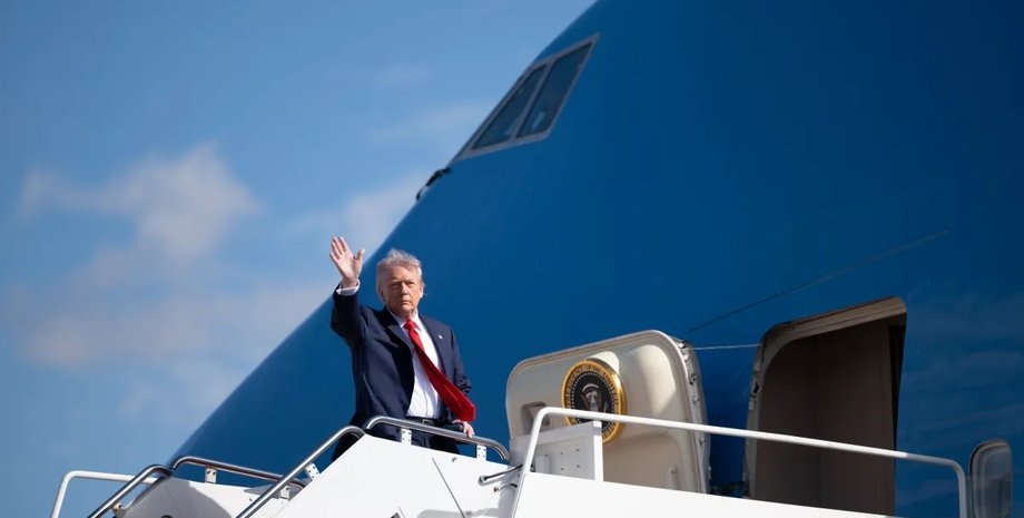 Дональд Трамп президентський літак