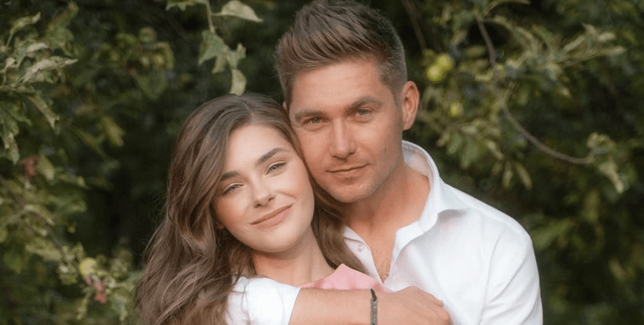 Владимир Остапчук с женой Екатериной выехали из Украины