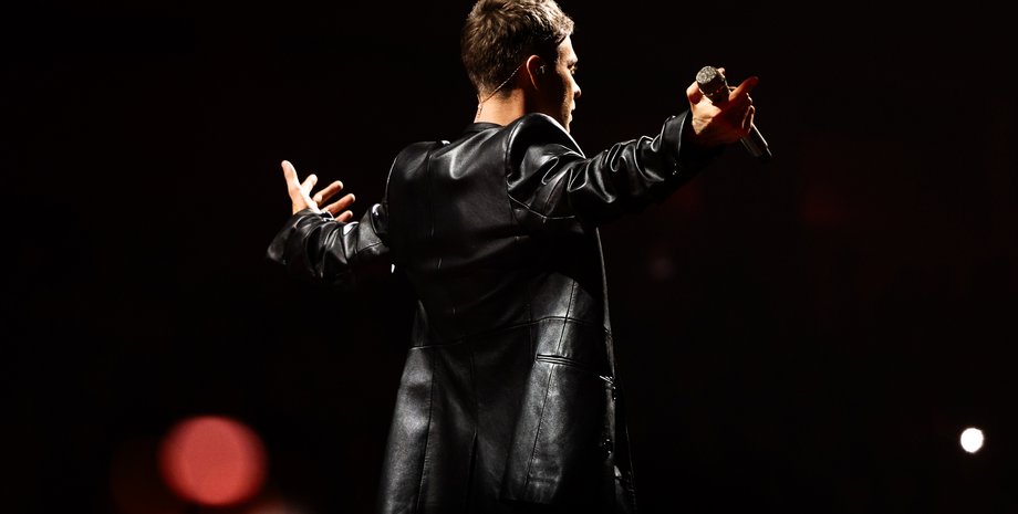 Документальный фильм "Долгие сутки" создан на реальных событиях и показывает реалии войны глазами мирного населения.