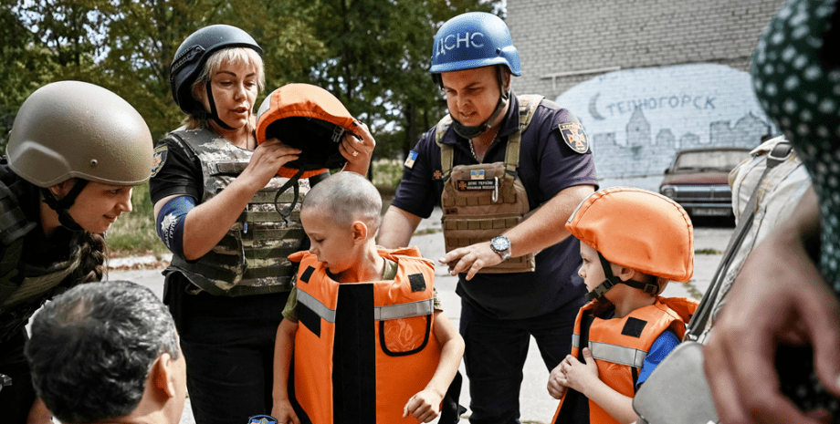 Эвакуация детей из Запорожской области