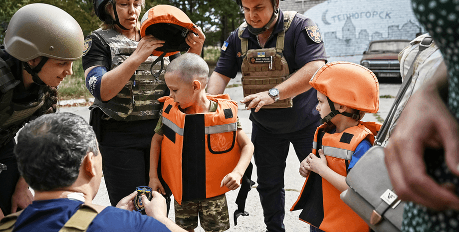 Евакуація дітей із Запорізької області