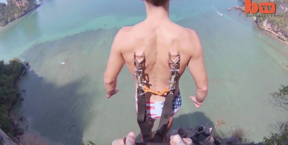 Кадр из видео Youtube