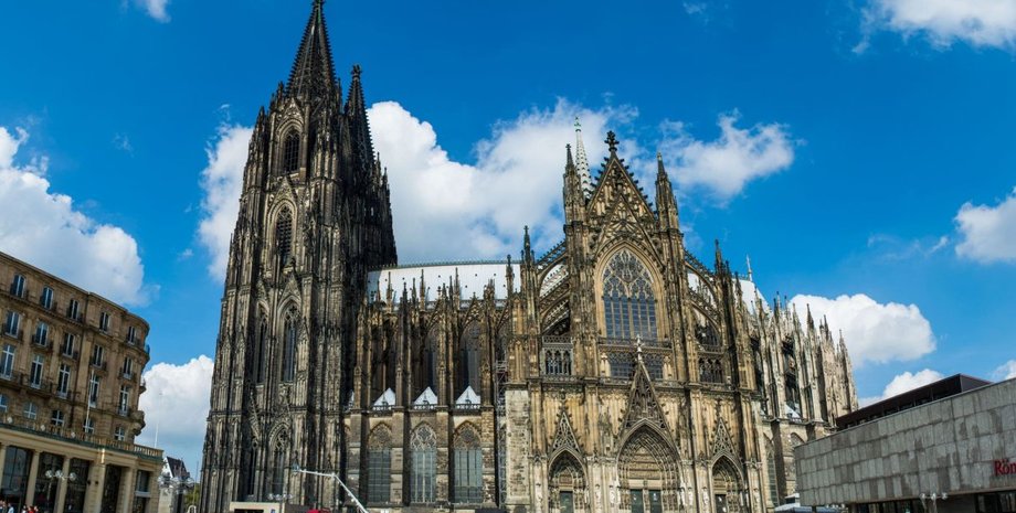 собор, Німеччина, розкопки, дослідження, територія, археологія, археолог, наука, Кельн, вчені, виставка, артефакти, давньоримський період, християнство, фрески, будівля, історія