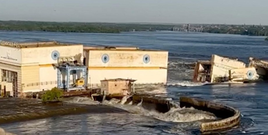 Взорванная Каховская ГЭС