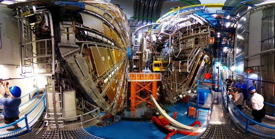 большой адронный коллайдер