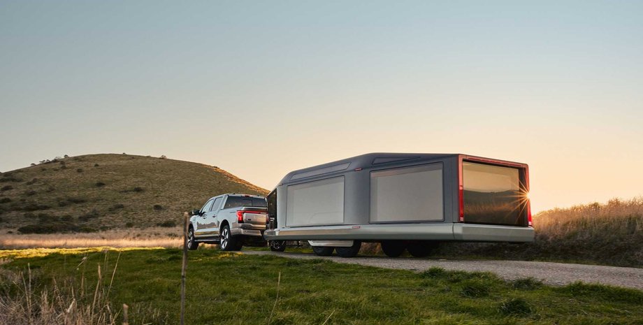 Lightship, Lightship L1, Кемпер, Туризм, Tesla, Авто, Автомобили, Фото, Видео, Трейлер, Дом на колесах, Электромобили