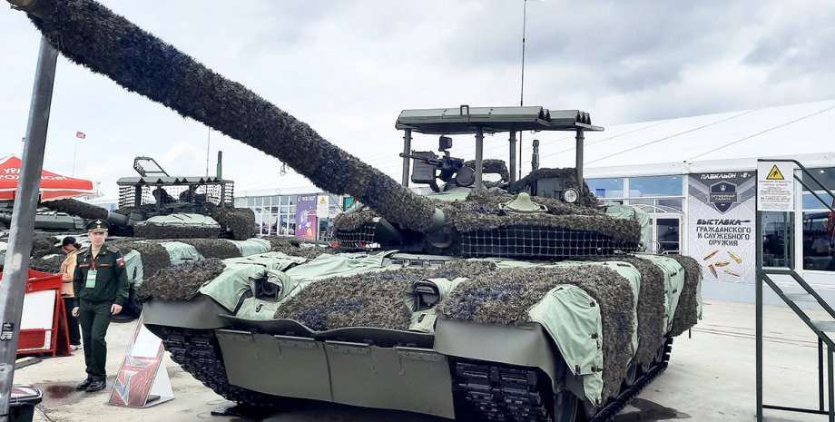 російські танки