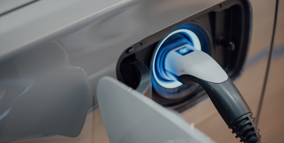 электромобили в Украине электромобили в Украине, продажи электромобилей в Украине, самые популярные электромобили, продажи электромобилей в Украине