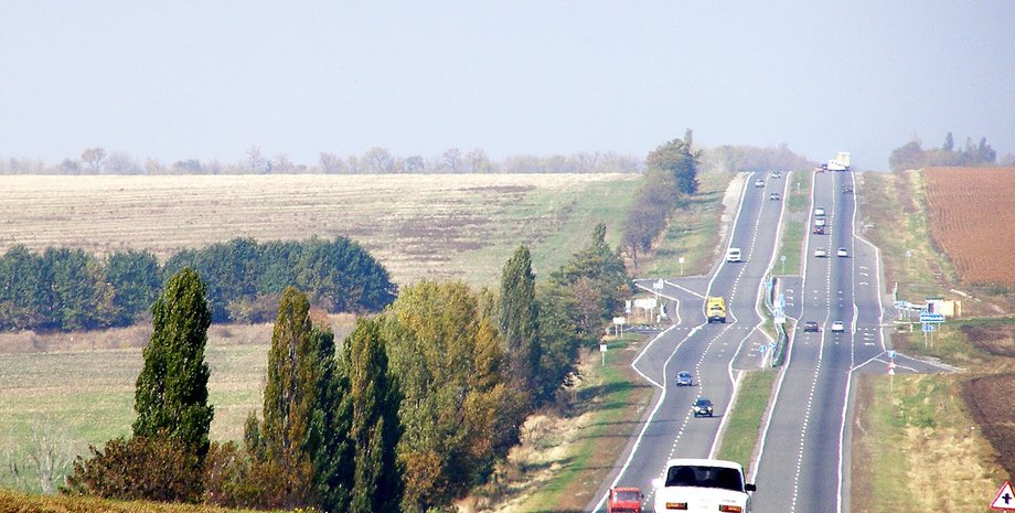 Автодорога Н20 Славянск-Донецк-Мариуполь / Фото: Bogdashich