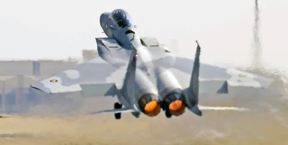 Истребитель F-15QA