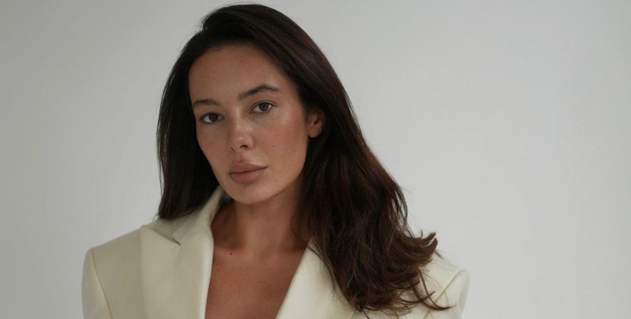 Ксюша Манекен, Манекен