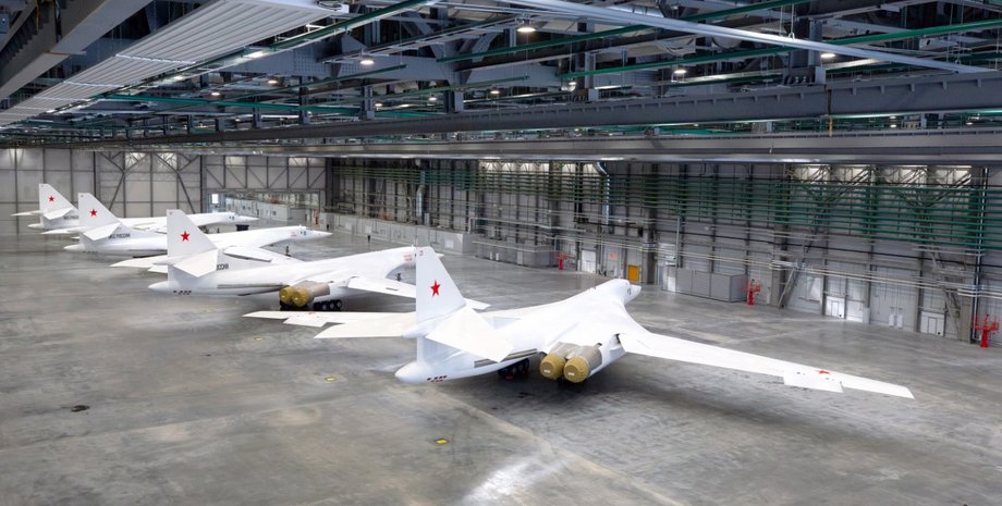 самолеты Ту-160