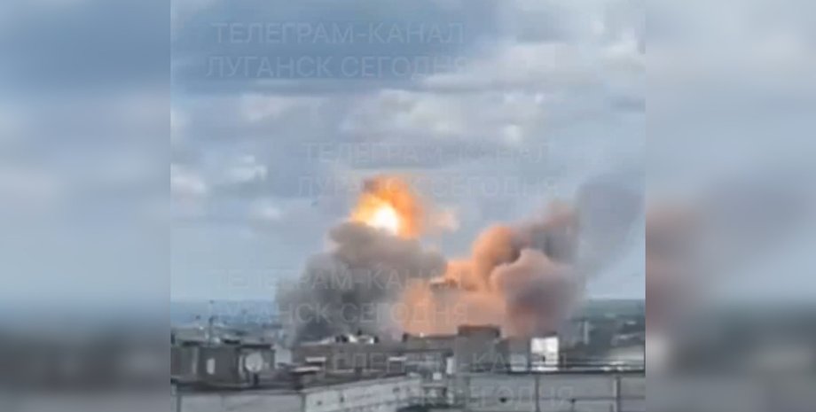Взрыв в Луганске, Луганск аэродром взрыв, Луганск аэродром 7 июня, Луганск аэродром ATACMS