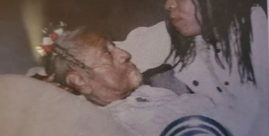 Женщина узнала, что ее отец не родной, секрет раскрыла на смертном одре ее мать, интересные истории из жизни