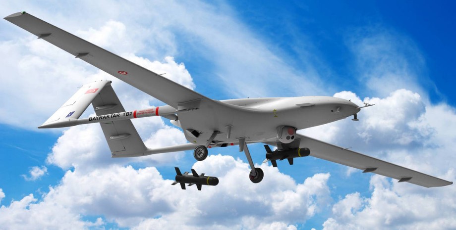 дрон Bayraktar TB2 у небі Bayraktar TB2, турецький дрон