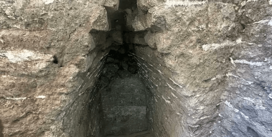 археология, археологи, хаанцы, сооружение, керамика, артефакты, бронзовый век, фигурки, минойцы, религия, посуда, божество, комната, открытие, находка