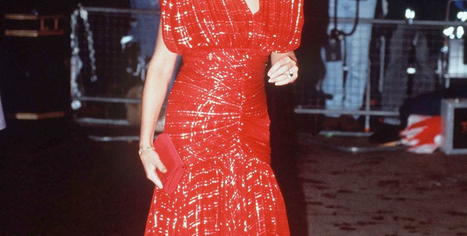 Принцеса Діана, червона сукня, прем'єра фільму