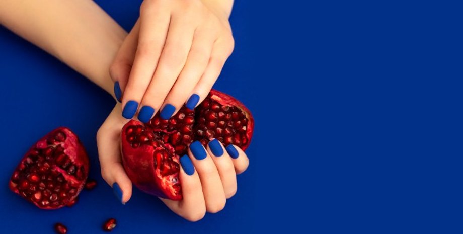 маникюр, тренды маникюра, идеи для маникюра на май 2022, весенний маникюр, идеи маникюра с синим лаком