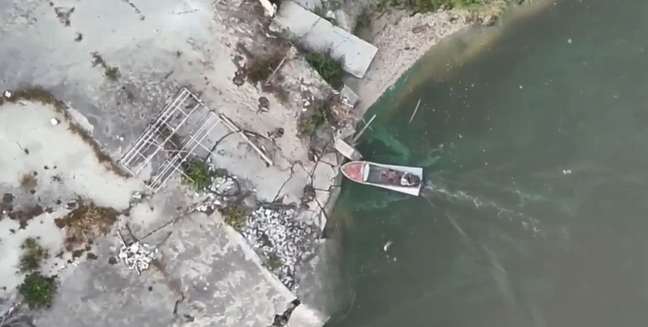 Лодка ВС РФ Лодка ВС РФ, ВС РФ Херсонщина, ВС РФ острова Херсон, ВС РФ ротация Херсон, ВС РФ дрон ВСУ, ВС РФ Херсонская область