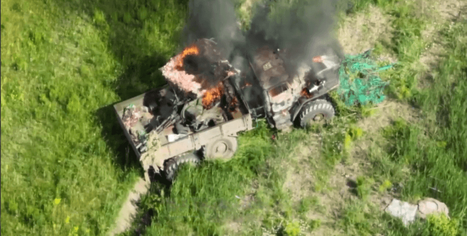 урал, ЗУ 23-2, зенитная установка, пожар, попадание