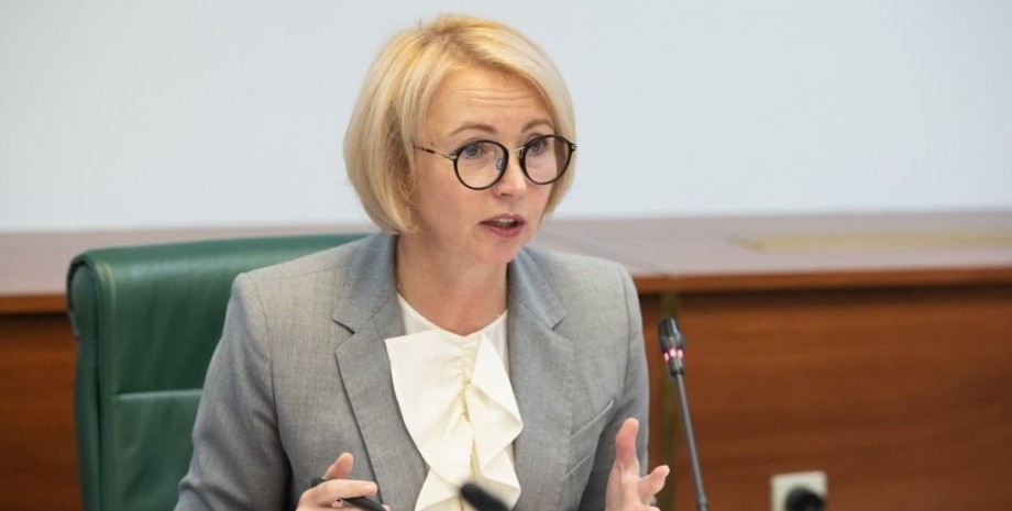 Předtím Irina Gaht pracovala na ministerstvu sociálních vztahů regionu v Čelyabi...