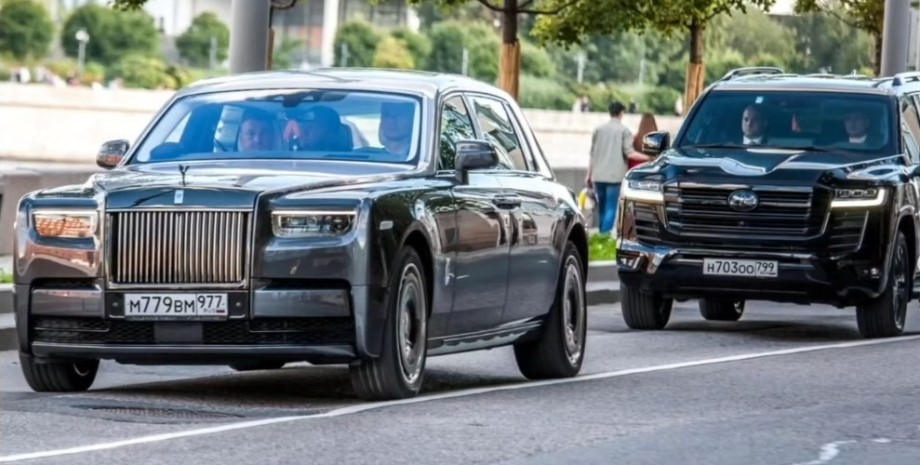 Rolls-Royce Phantom 2023, элитные авто, дорогие авто, санкции против РФ