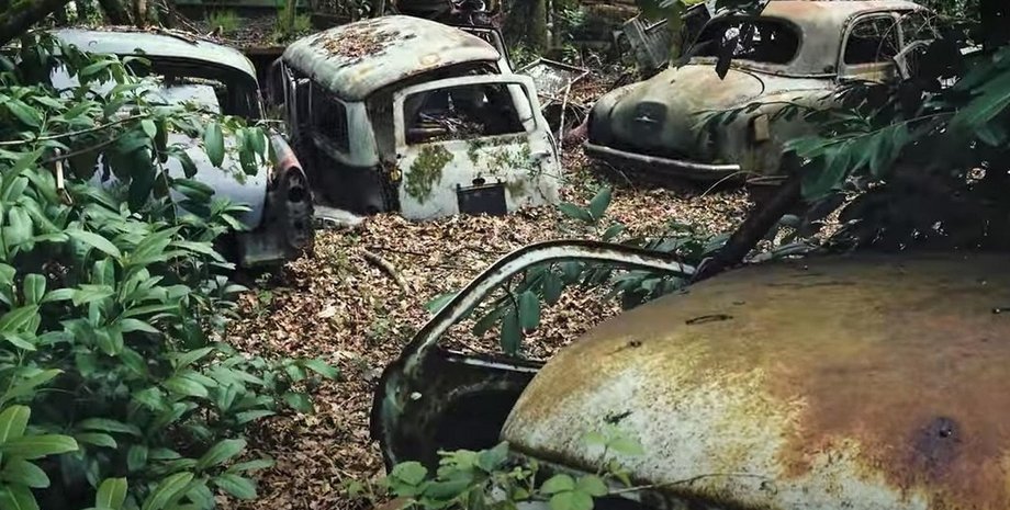 кладбище авто, ретро авто старинные авто, заброшенные авто