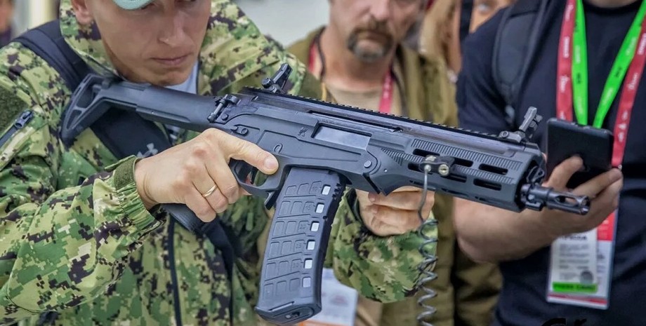 La nouvelle machine est destinée à remplacer l'AC-74U et est destinée aux troupe...