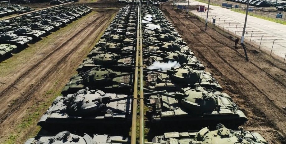 військова техніка російської армії, бази зберігання військової техніки, танки, САУ, БМП, БМД