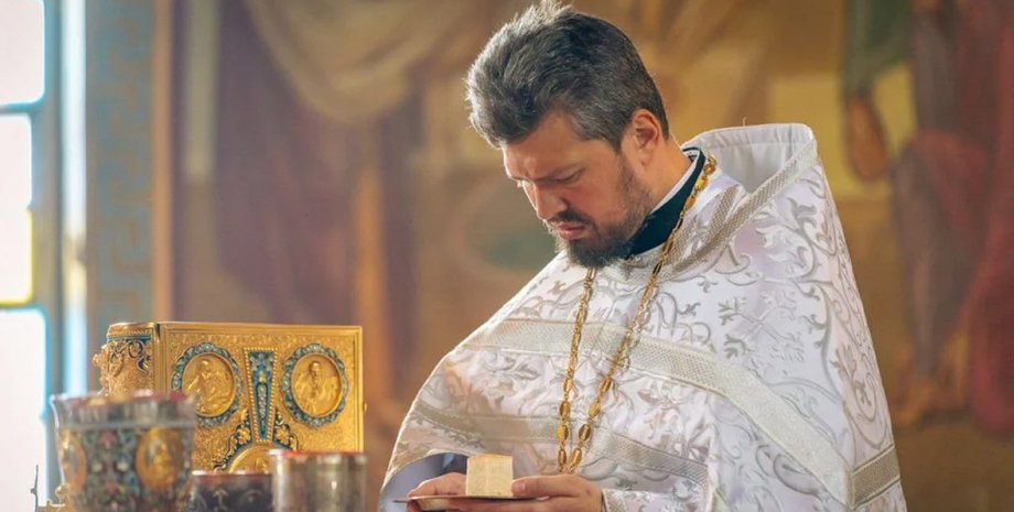 Священнослужитель в рясе