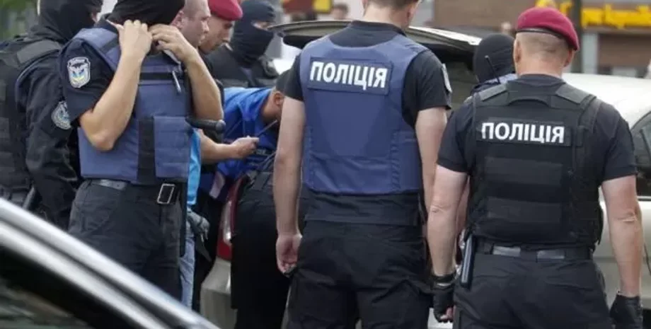 Поліція, Київ, арешт, затримання, ППО, обстріл, війна в Україні