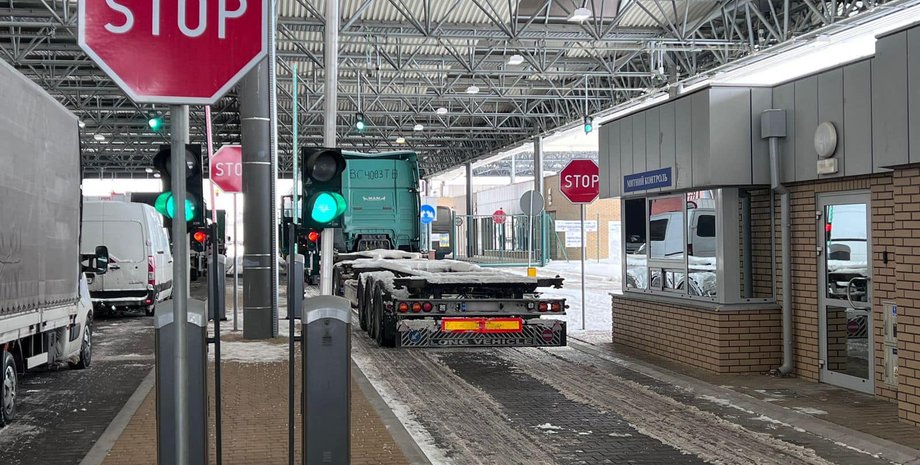 граница, мужчины, война РФ против Украины, пересечение границы, выезд за границу