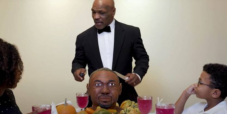 Бокс, Майк Тайсон, День благодарения, Рой Джонс, Уши, Индейка