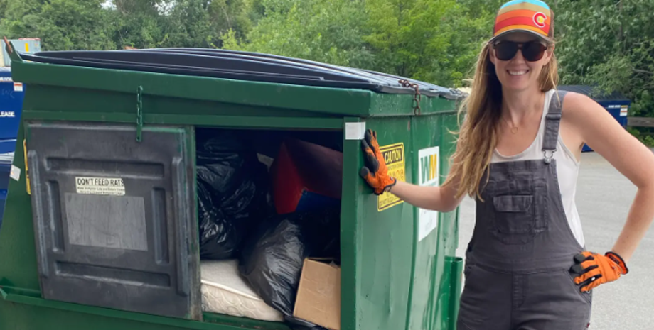 Как зарабатывать деньги на мусоре, как продавать мусор, пара познакомилась возле мусорного контейнера