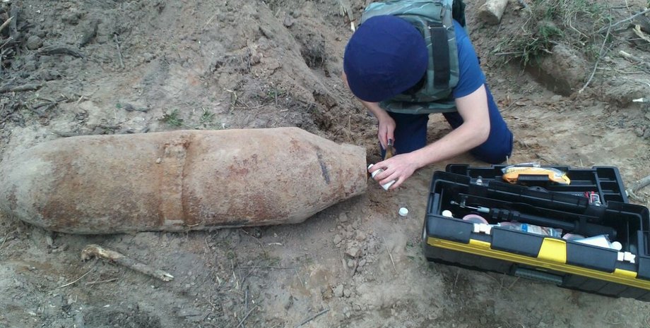 Авиационная бомба времен Второй мировой / Фото пресс-службы ГСЧС