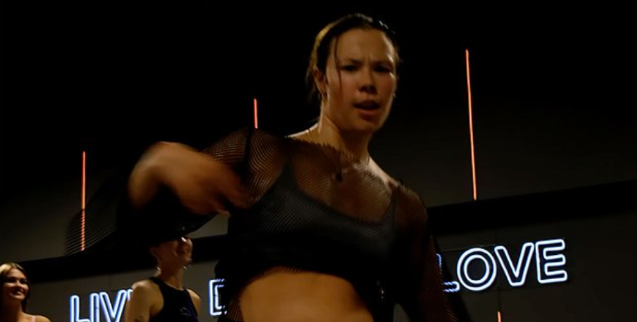 Россиянку не пустили на чемпионат по тверку в Испанию, Юлия Слащева, Международный чемпионат по тверку, курьезы, фото, Россия, санкции