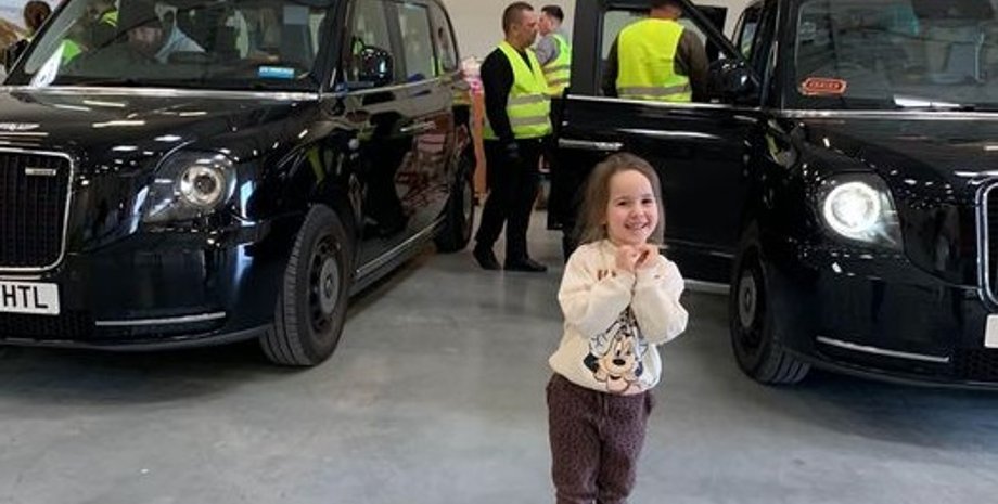 лондонское такси, помощь украине, волонтеры, HelpUkraine