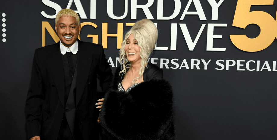 Шер и Александр Эдвардс, бойфренд шер, Кевин Костнер, SNL50: The Anniversary Special, певица Шер