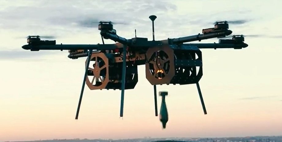 Дрон-бомбардувальник