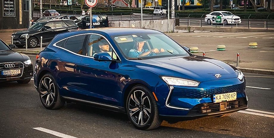 Новый Huawei Seres SF5, Huawei Seres SF5, кроссовер Huawei, Seres SF5, автомобиль Huawei