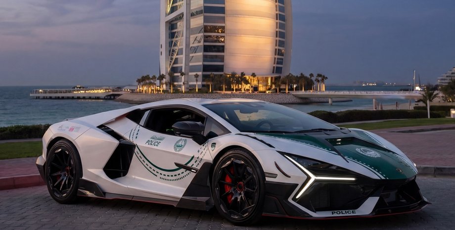 Lamborghini Revuelto