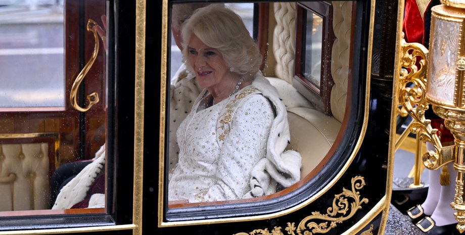 Королева Камілла, Королева Камілла діти, Королева Камілла онуки, норфолк, дизайнер моніка вінадер