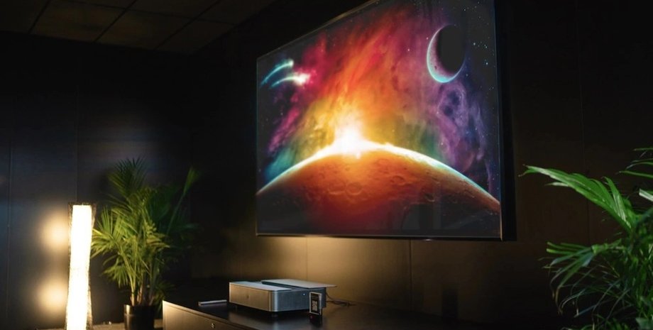 8К Hisens Leica лазерний телевізор