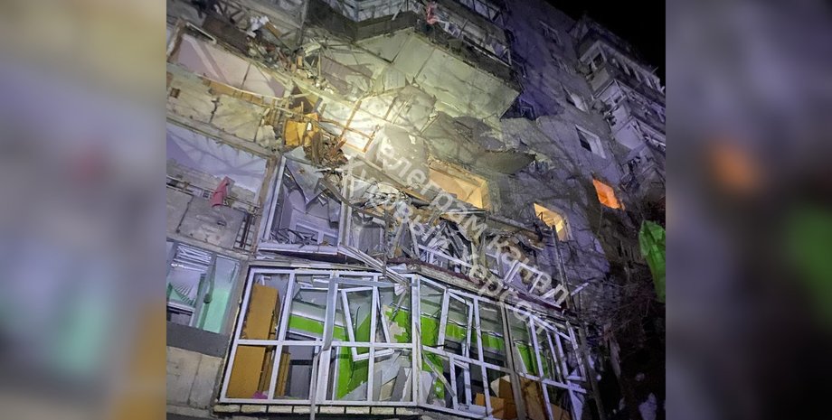 Херсон, обстріл Херсона, потрапляння в будинок херсон, обстріл будинку херсон